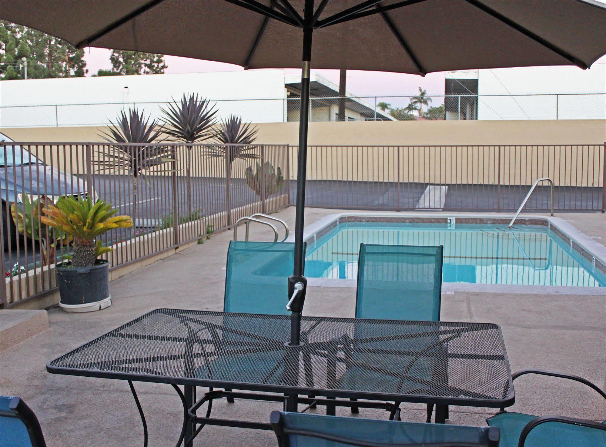 Friendly Hills Inn Whittier Luaran gambar